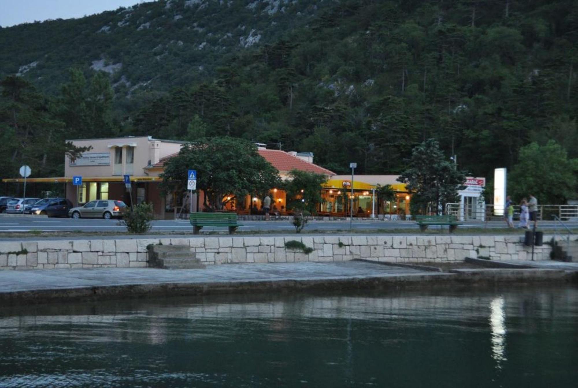 Guesthouse Bakarac Buitenkant foto