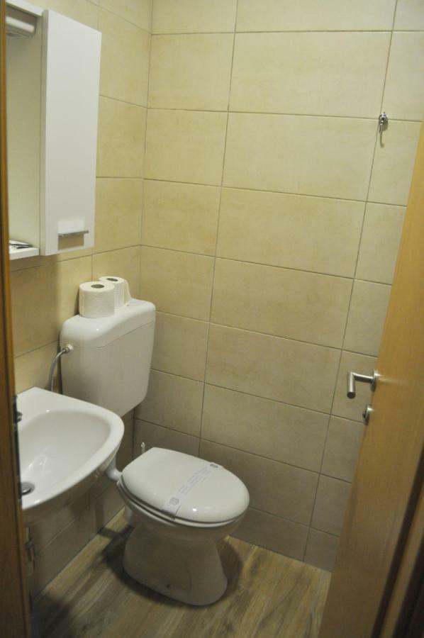 Guesthouse Bakarac Buitenkant foto